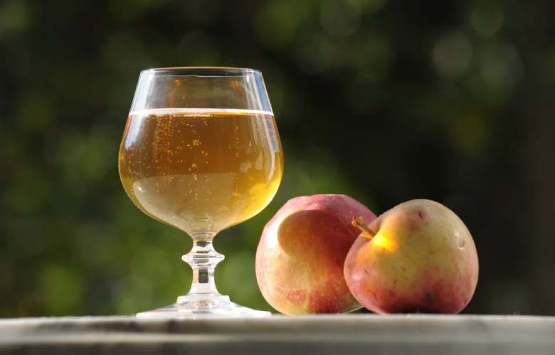 Cider: the history and characteristics of the most apple beverage